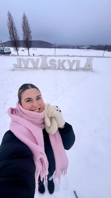 ͯŮ student Kathleen in Jyväskylä, Finland in winter